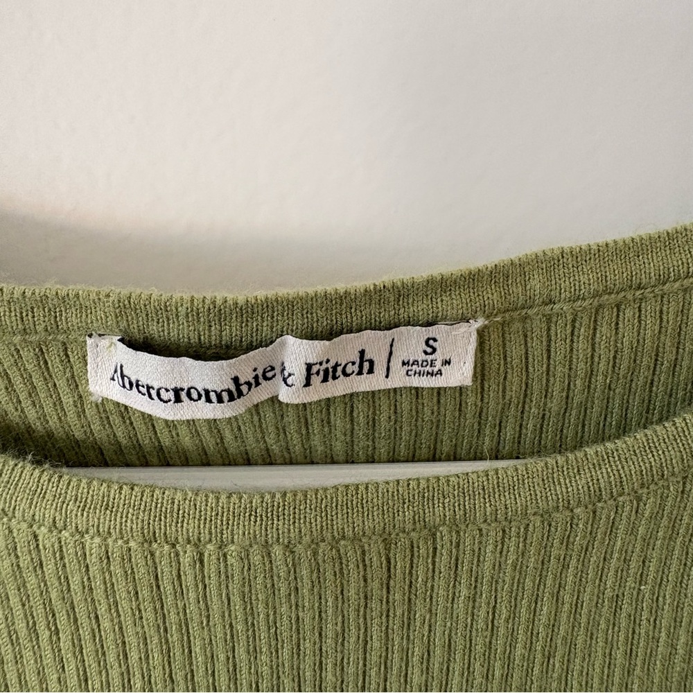 Abercrombie & Fitch Olive Green Ribbed Tank with Side Button Placket - Picture 3 of 3